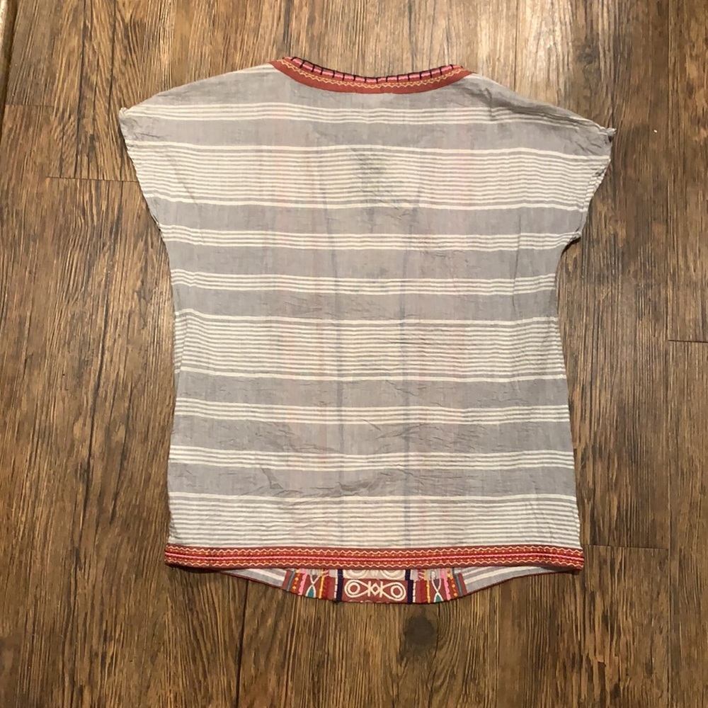 Embroidery blouse - Picture 3 of 3
